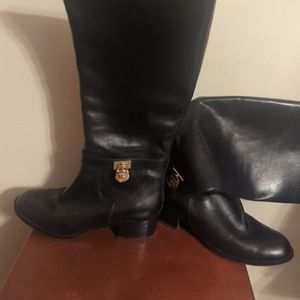 Michael kors women's high boots 6 medium low heal. Authentic lightly used